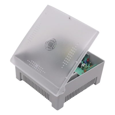 Fuente de Alimentación con Gabinete de 4 Salidas de 11 - 15 Vcd / 5 Amper / Voltaje de Entrada: 96 - 264 Vca / Soporta P